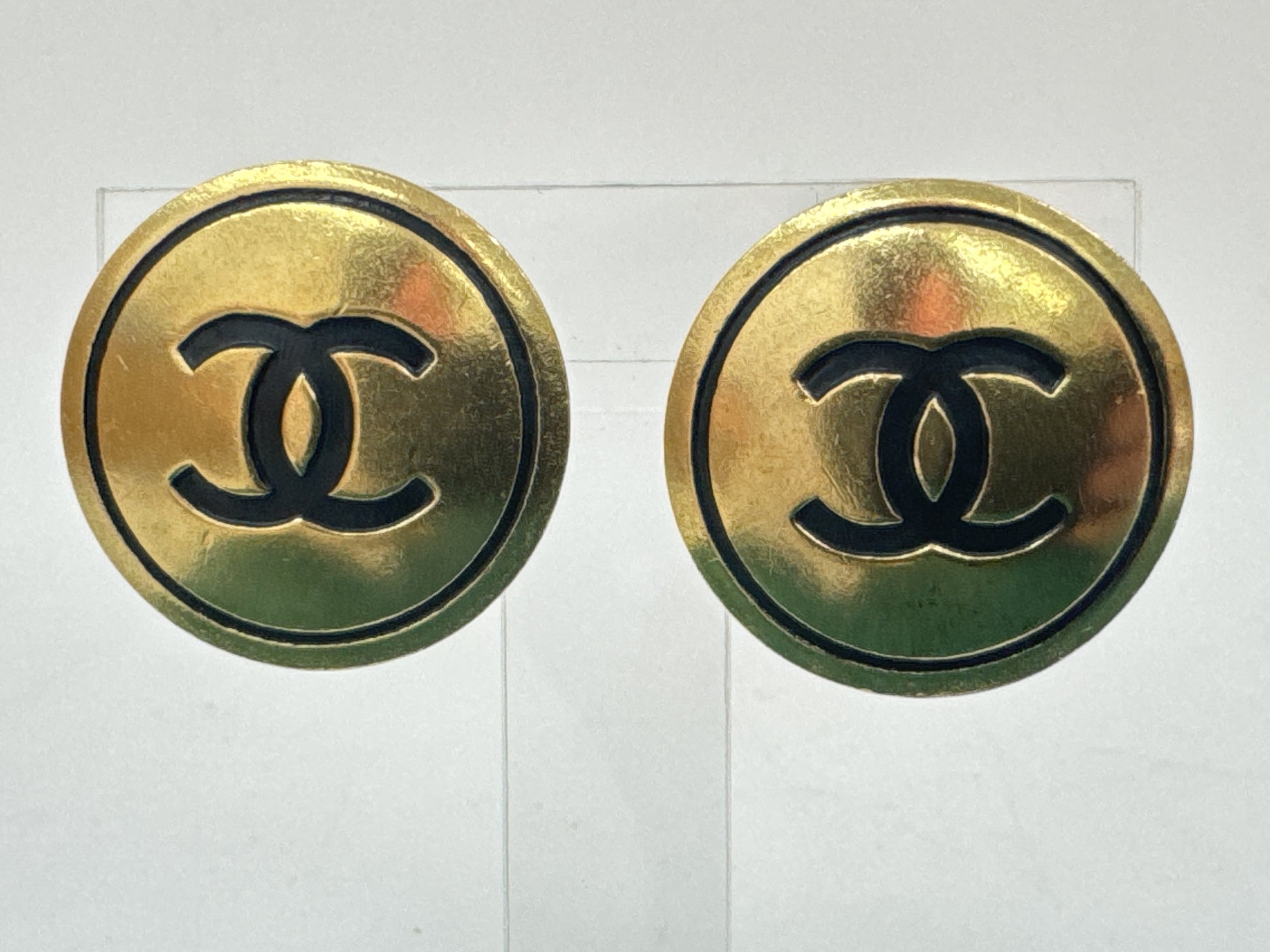 CHANEL Coco Black Gold Earrings with Rice, 94P