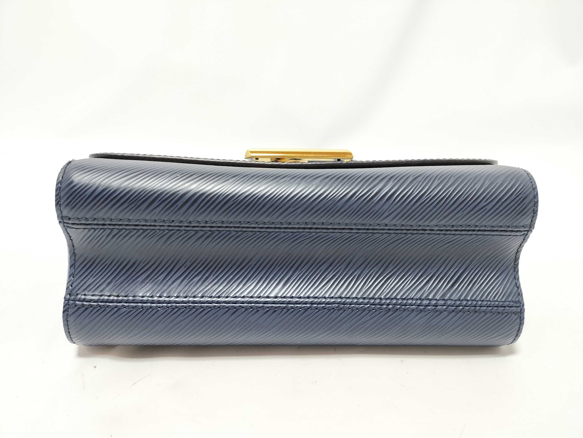 LOUIS VUITTON M53090 LOUIS VUITTON Epi Twist MM M53090 AR0220 Navy Mirrored RFID Enabled Shoulder Bag