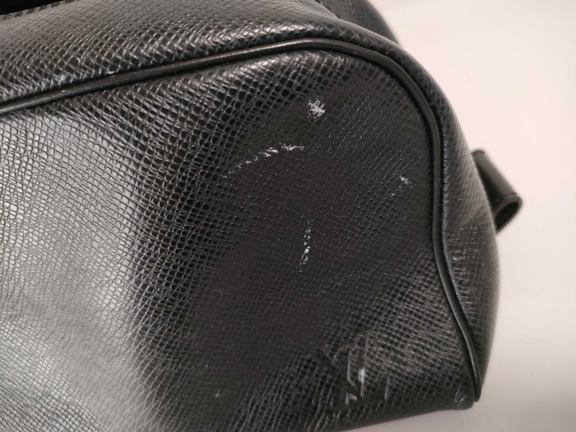 LOUIS VUITTON M30222 Taiga LOUISVUITTON Louis Vuitton Second Bag Taiga Black M30222 Pouch