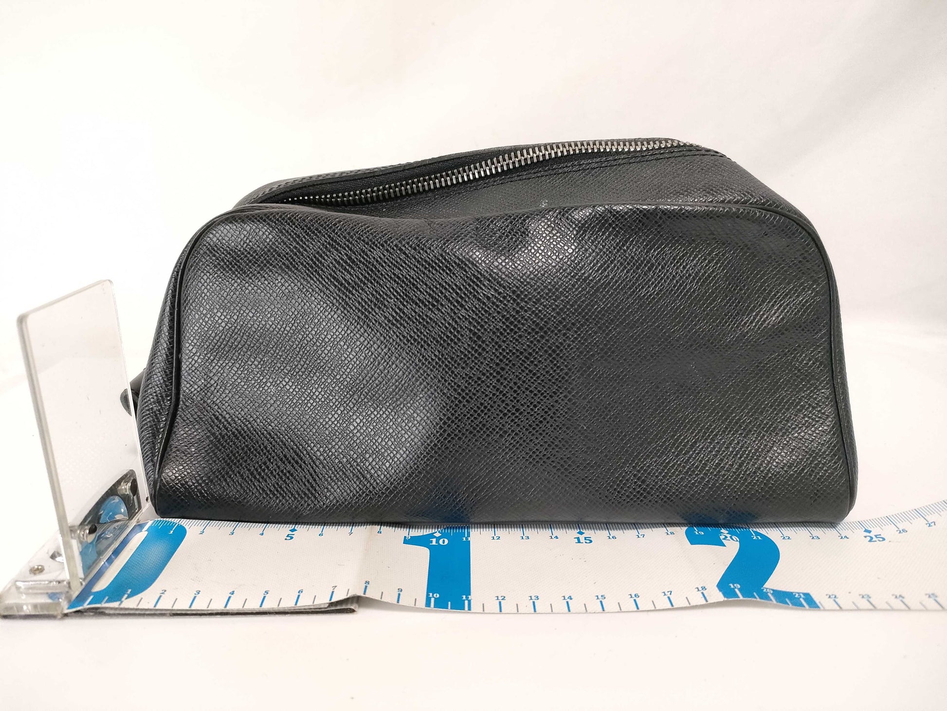 LOUIS VUITTON M30222 Taiga LOUISVUITTON Louis Vuitton Second Bag Taiga Black M30222 Pouch