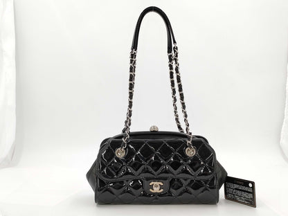 CHANEL Patent Leather Chain Shoulder Bag, Black, 22000022