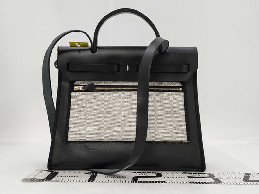 HERMES Airbag Zip PM 31 Toile H Berline Vache Hunter Black K Stamp Bag