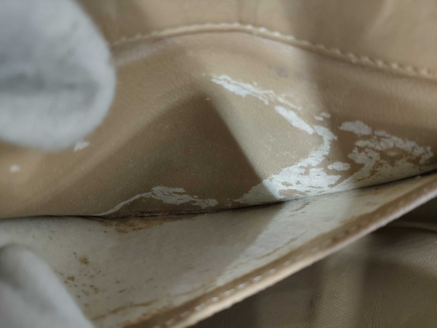 CHANEL Matelasse Shoulder Bag with Seal