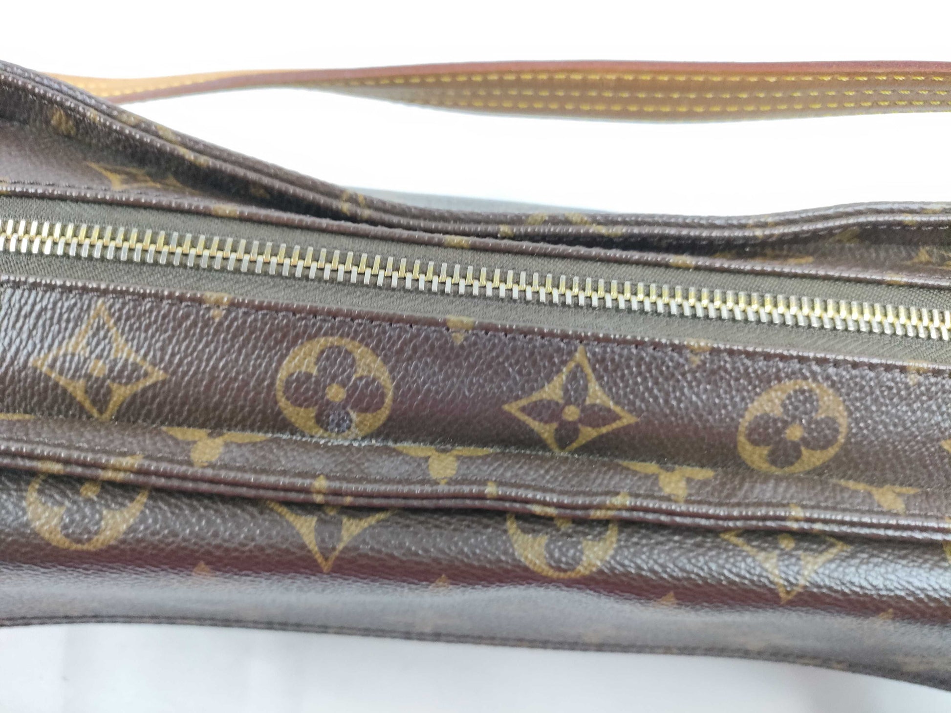 LOUIS VUITTON M51164 Monogram M51164 Monogram Viva Cite MM Shoulder Bag