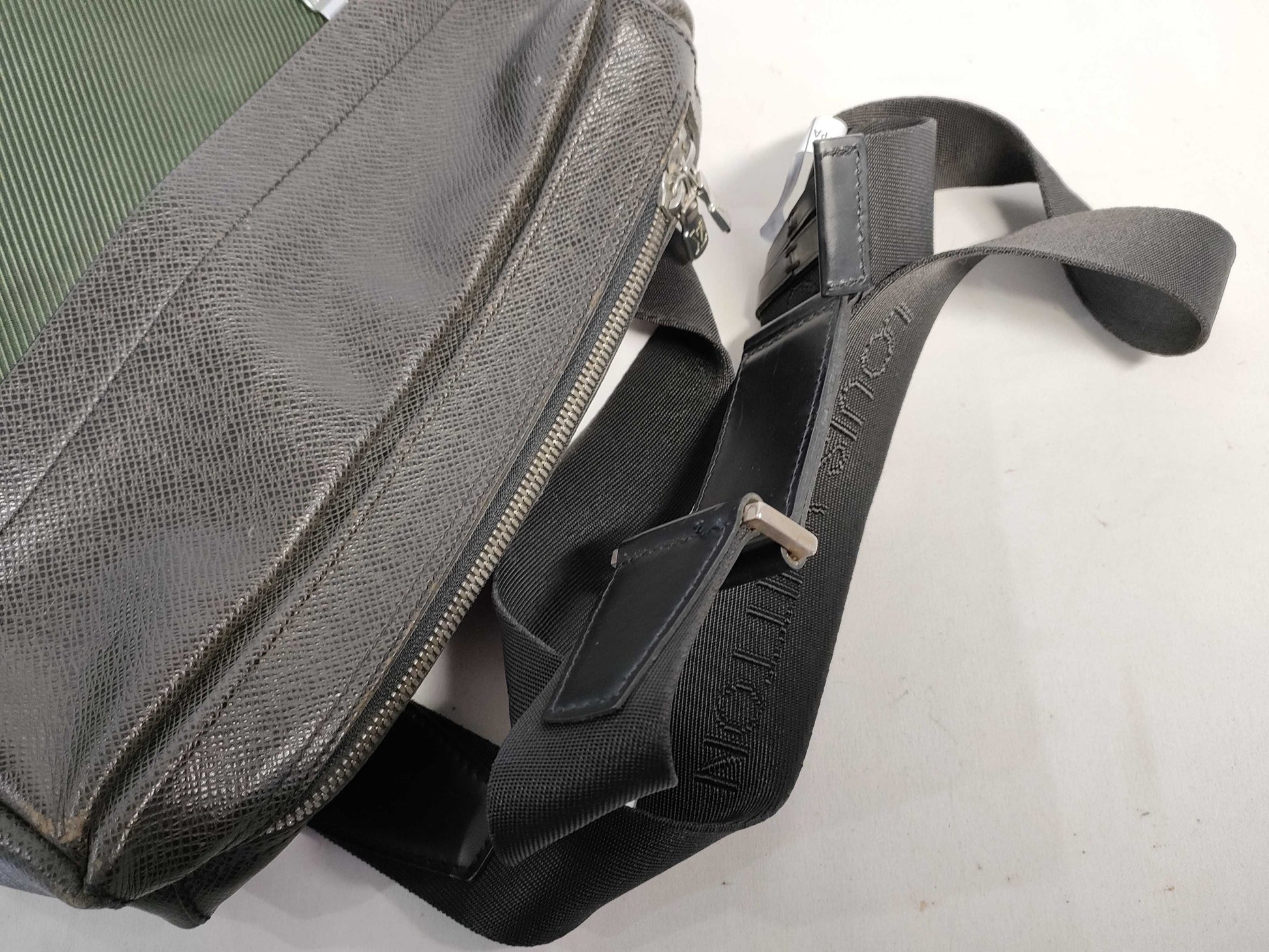 LOUIS VUITTON M30912 Taiga ID-Louis Vuitton Leather Taiga Sayan Messenger Bag 30cm SHW #BA1005 Shoulder Bag