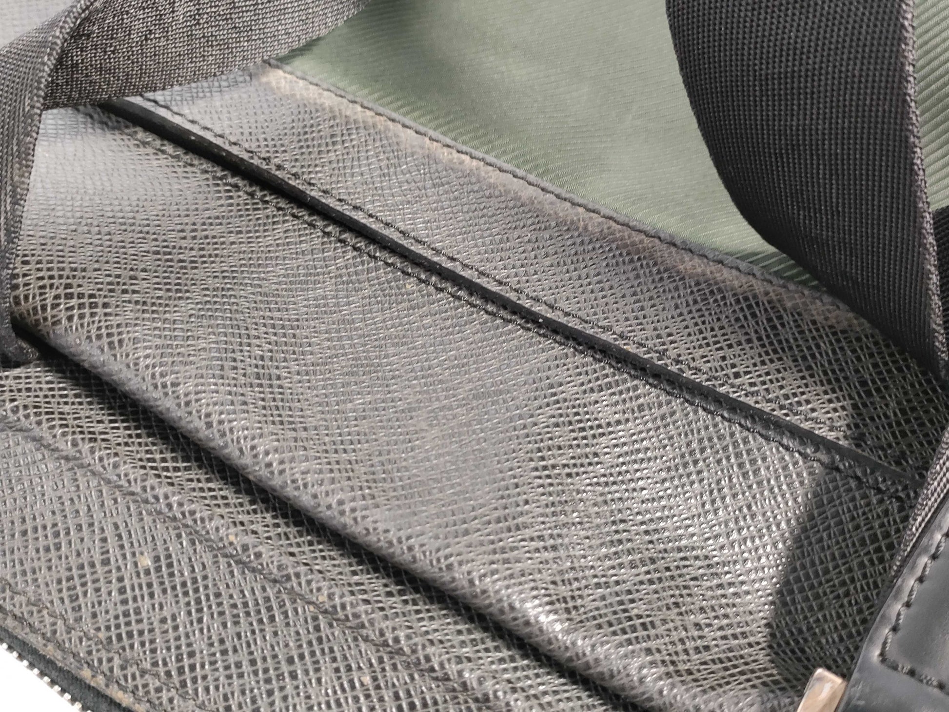 LOUIS VUITTON M30912 Taiga ID-Louis Vuitton Leather Taiga Sayan Messenger Bag 30cm SHW #BA1005 Shoulder Bag
