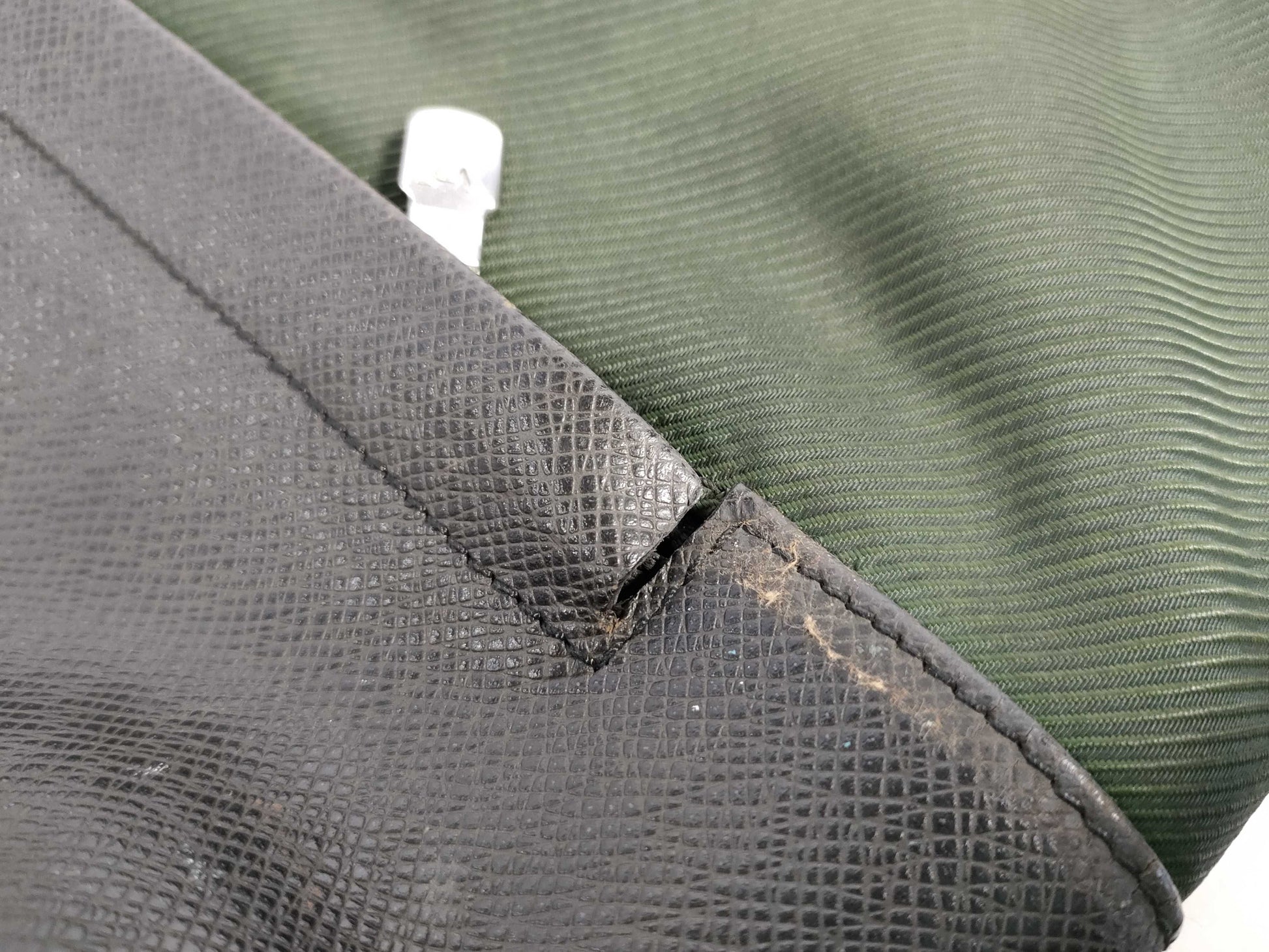 LOUIS VUITTON M30912 Taiga ID-Louis Vuitton Leather Taiga Sayan Messenger Bag 30cm SHW #BA1005 Shoulder Bag