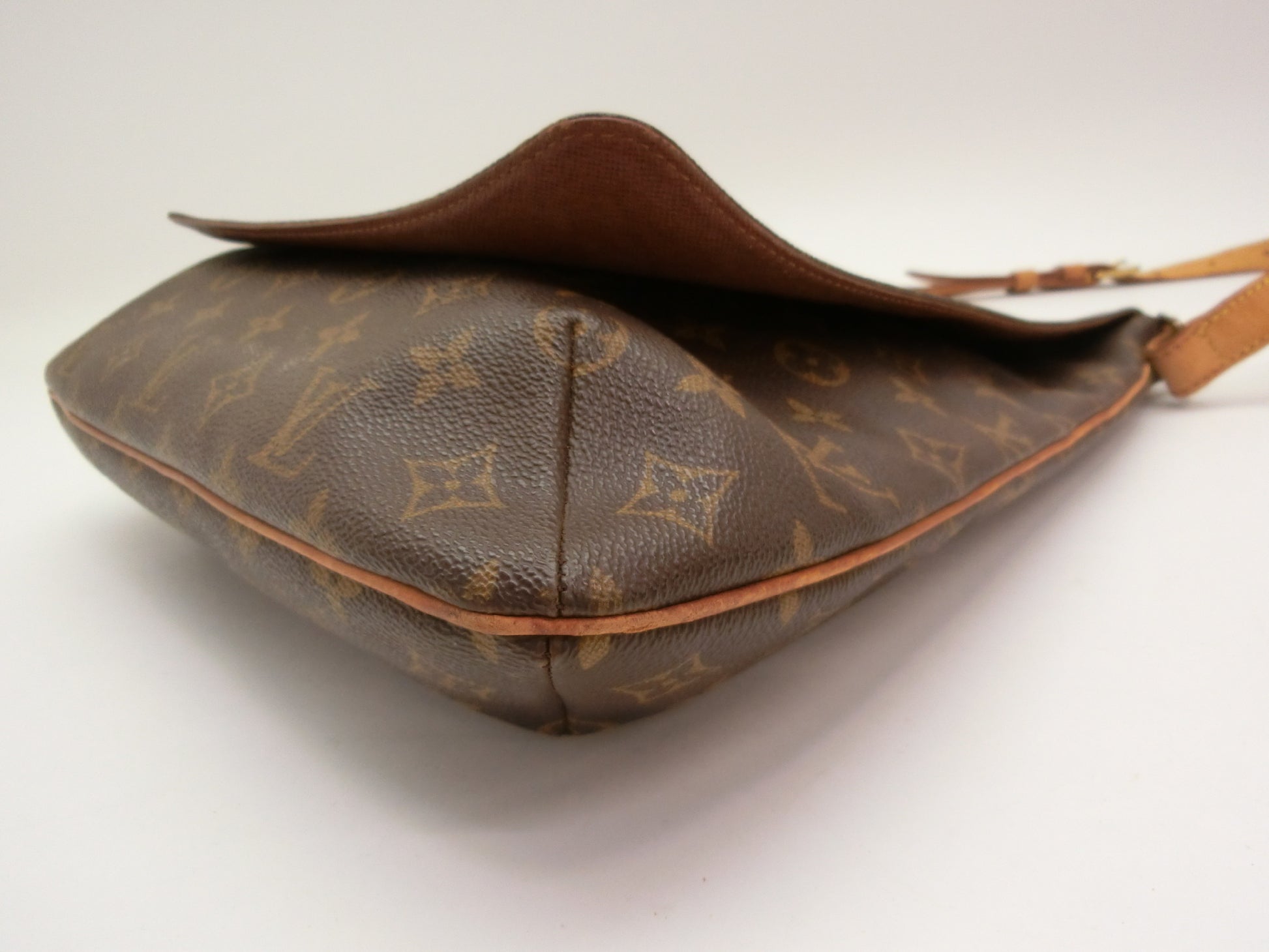 LOUIS VUITTON Monogram Musette Shoulder Bag