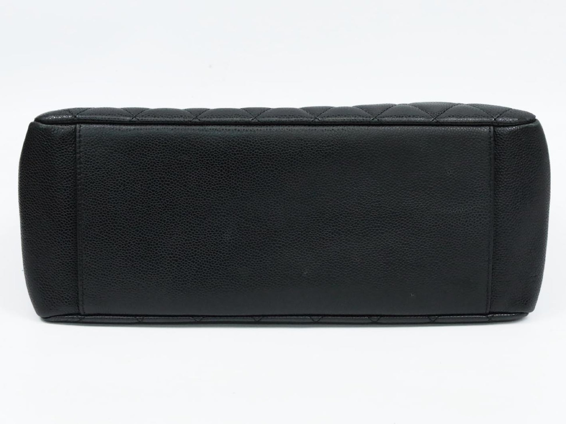 CHANEL GST Caviar 17 series shoulder bag