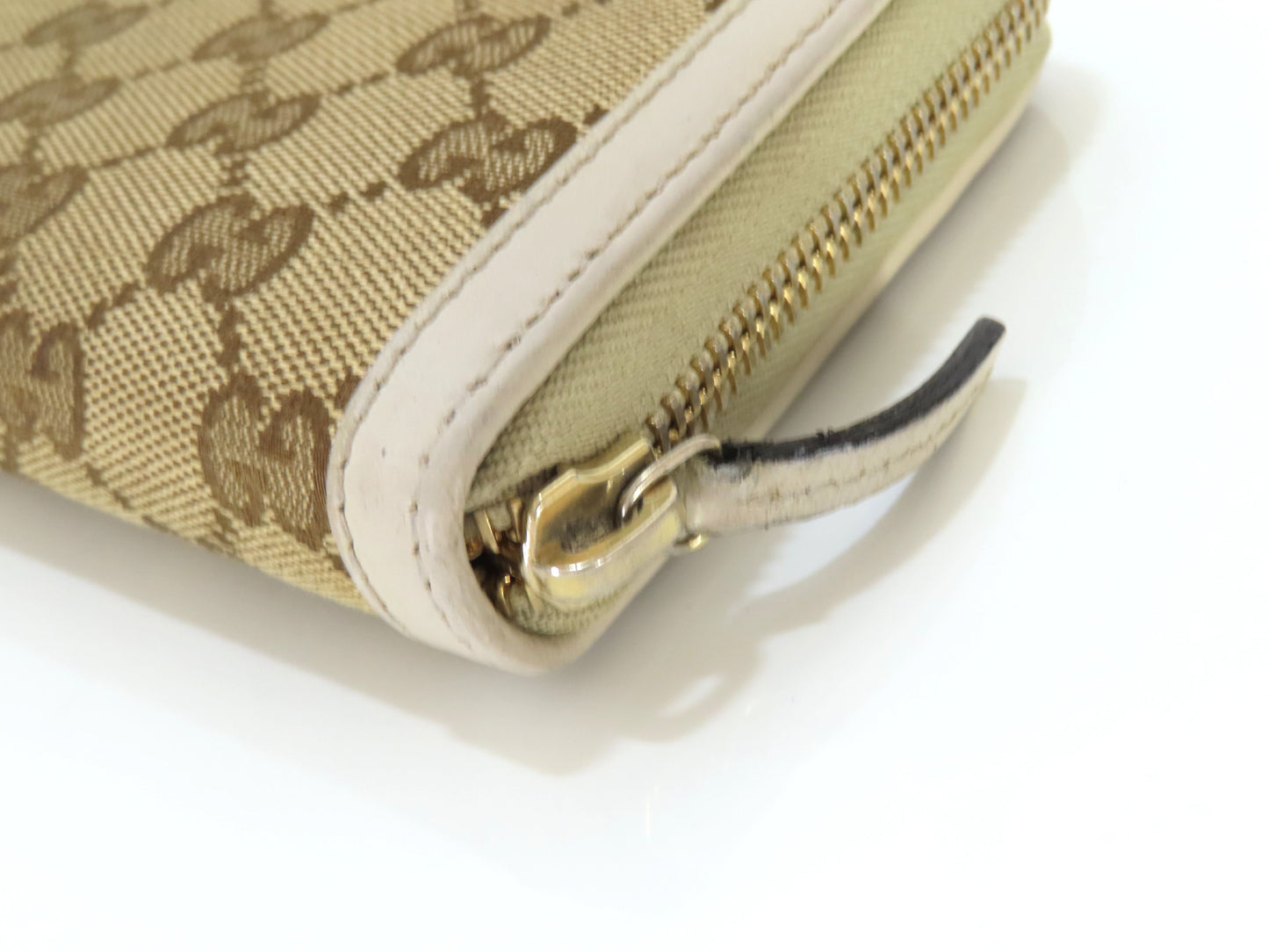 GUCCI Long Wallet with Zipper, Box Included