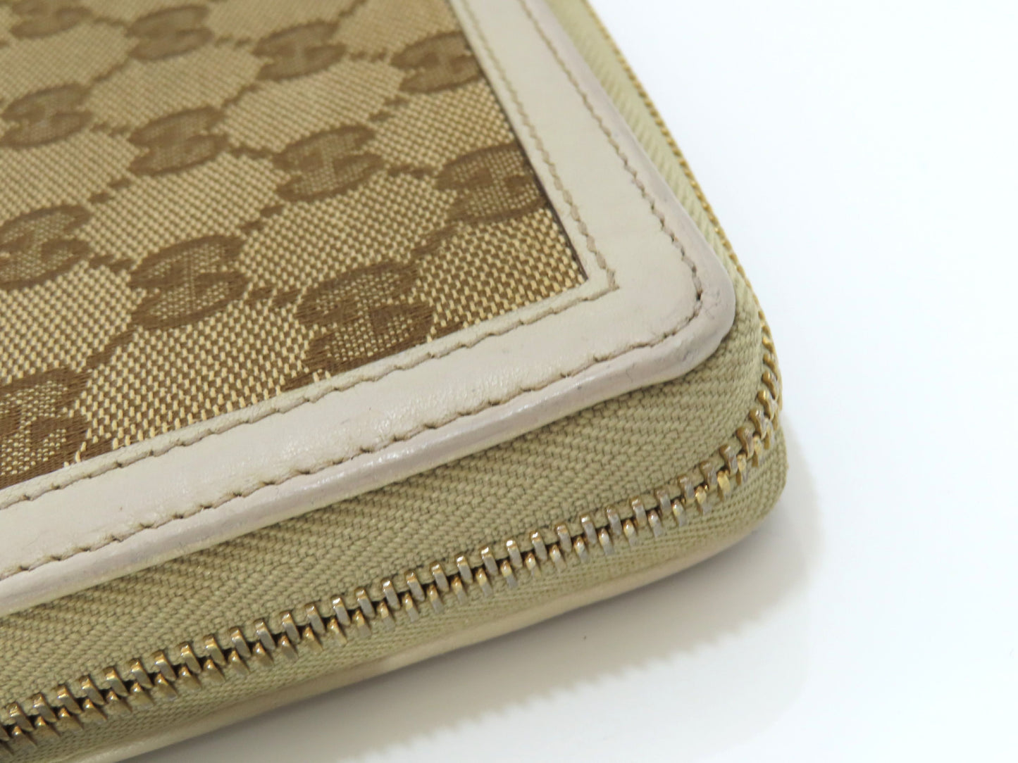 GUCCI Long Wallet with Zipper, Box Included