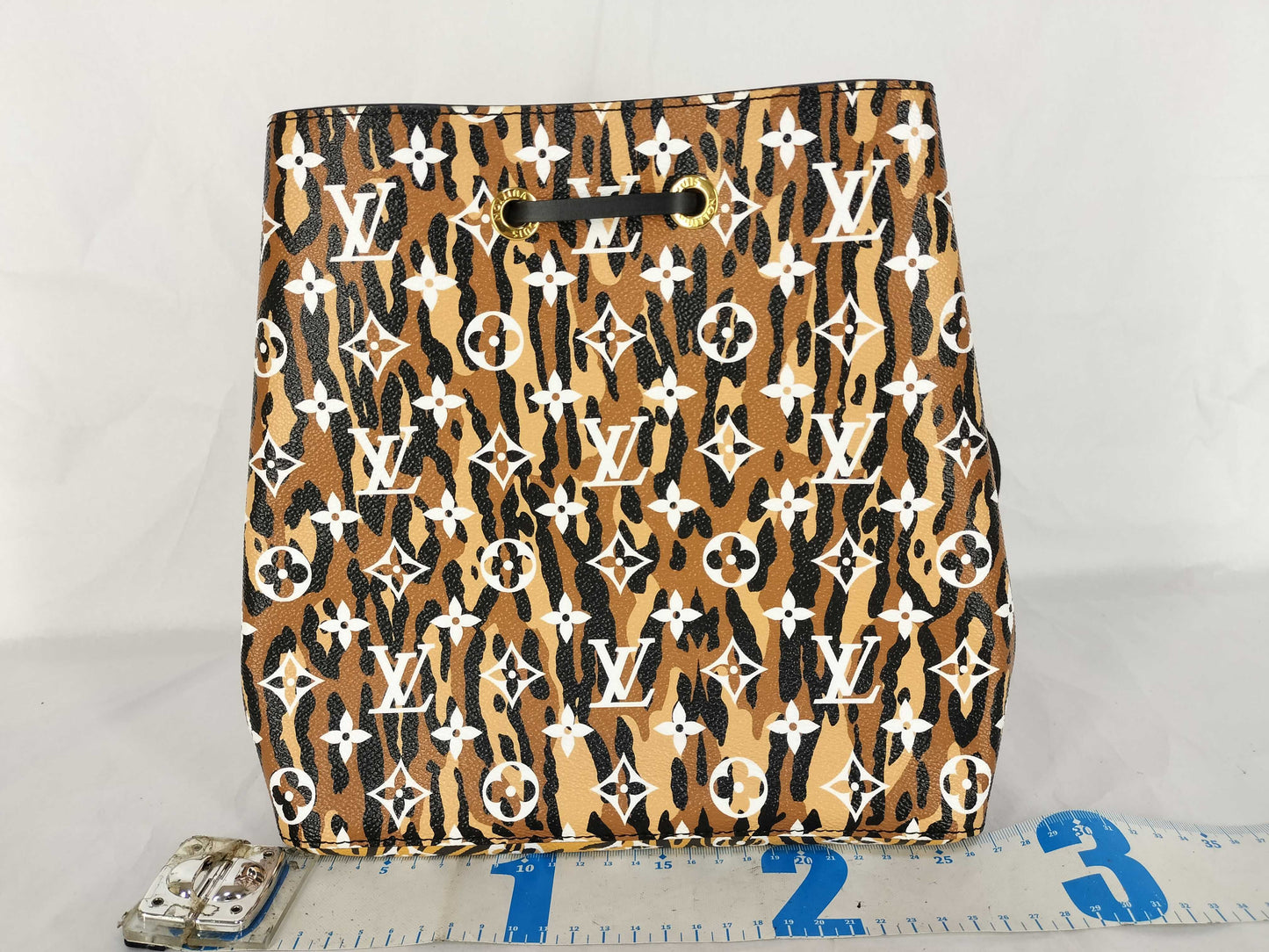 LOUIS VUITTON M44717 Monogram Louis Vuitton Monogram Jungle NeoNoe M44717 SP3189 Shoulder Bag