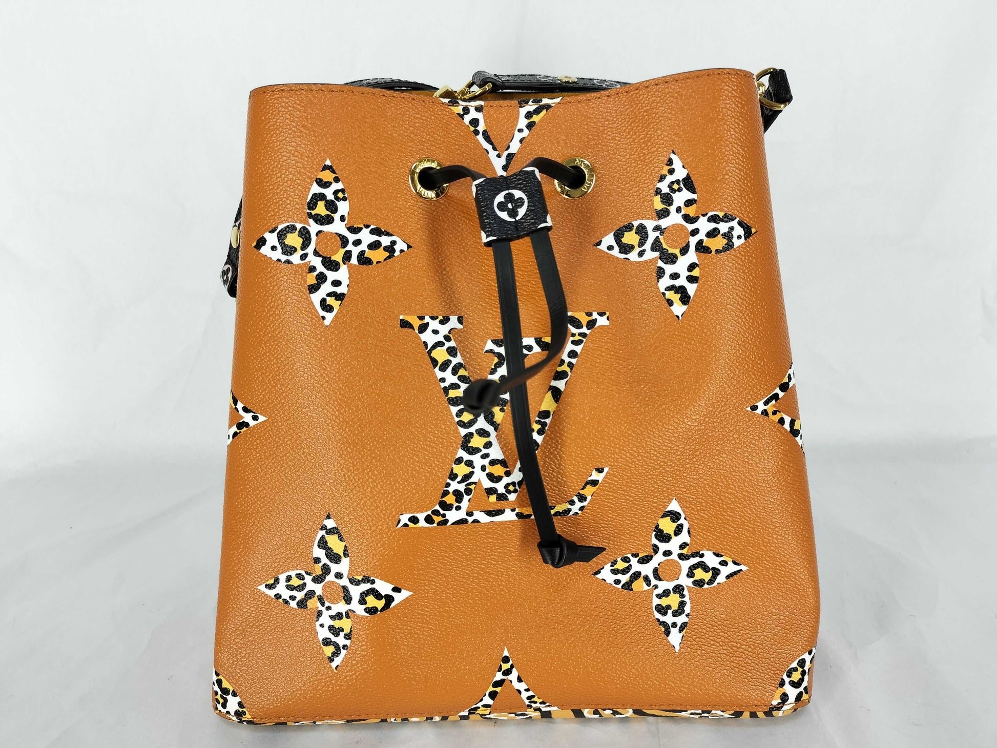 LOUIS VUITTON M44717 Monogram Louis Vuitton Monogram Jungle NeoNoe M44717 SP3189 Shoulder Bag