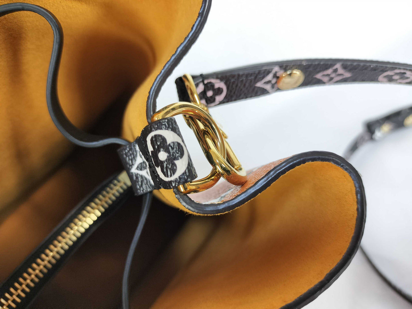 LOUIS VUITTON M44717 Monogram Louis Vuitton Monogram Jungle NeoNoe M44717 SP3189 Shoulder Bag