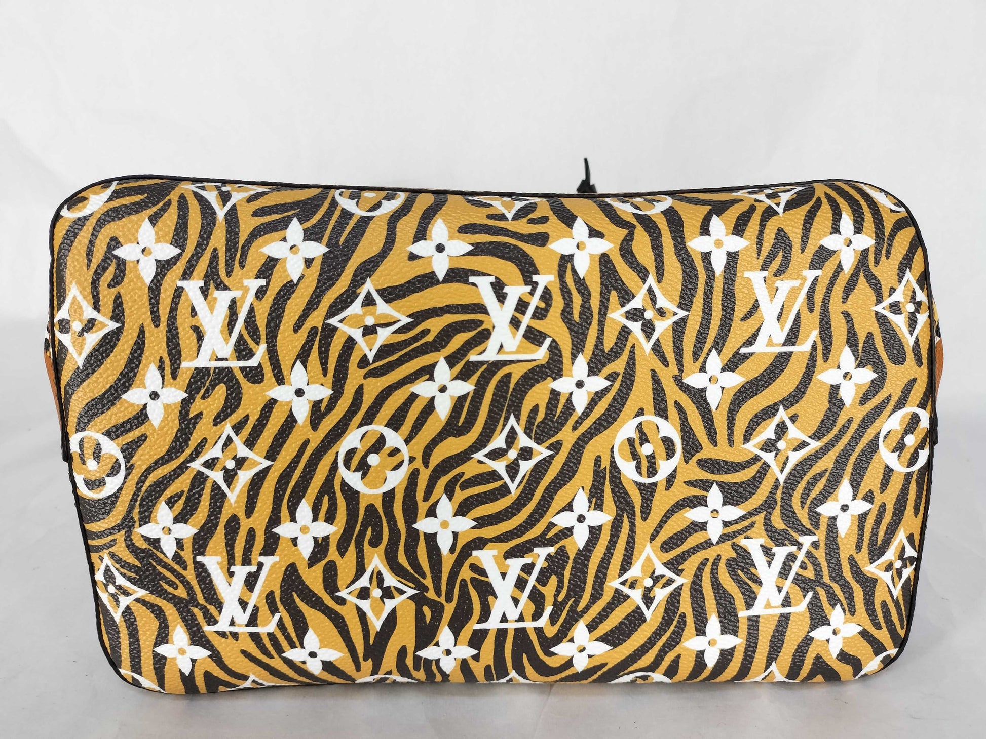 LOUIS VUITTON M44717 Monogram Louis Vuitton Monogram Jungle NeoNoe M44717 SP3189 Shoulder Bag