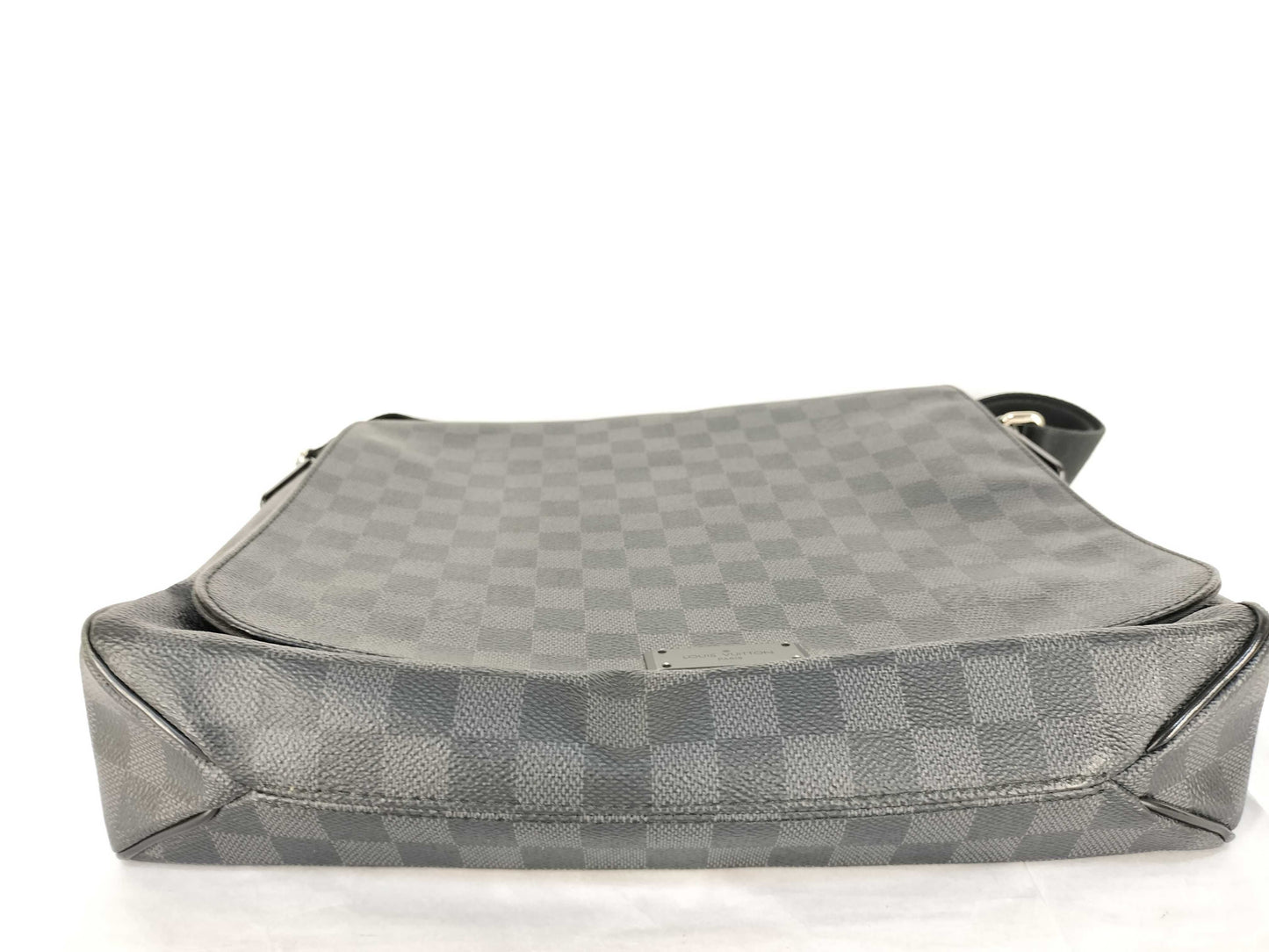 LOUIS VUITTON N41272 Damier Graphite LV Damier Graphite District MM N41272 Shoulder Bag