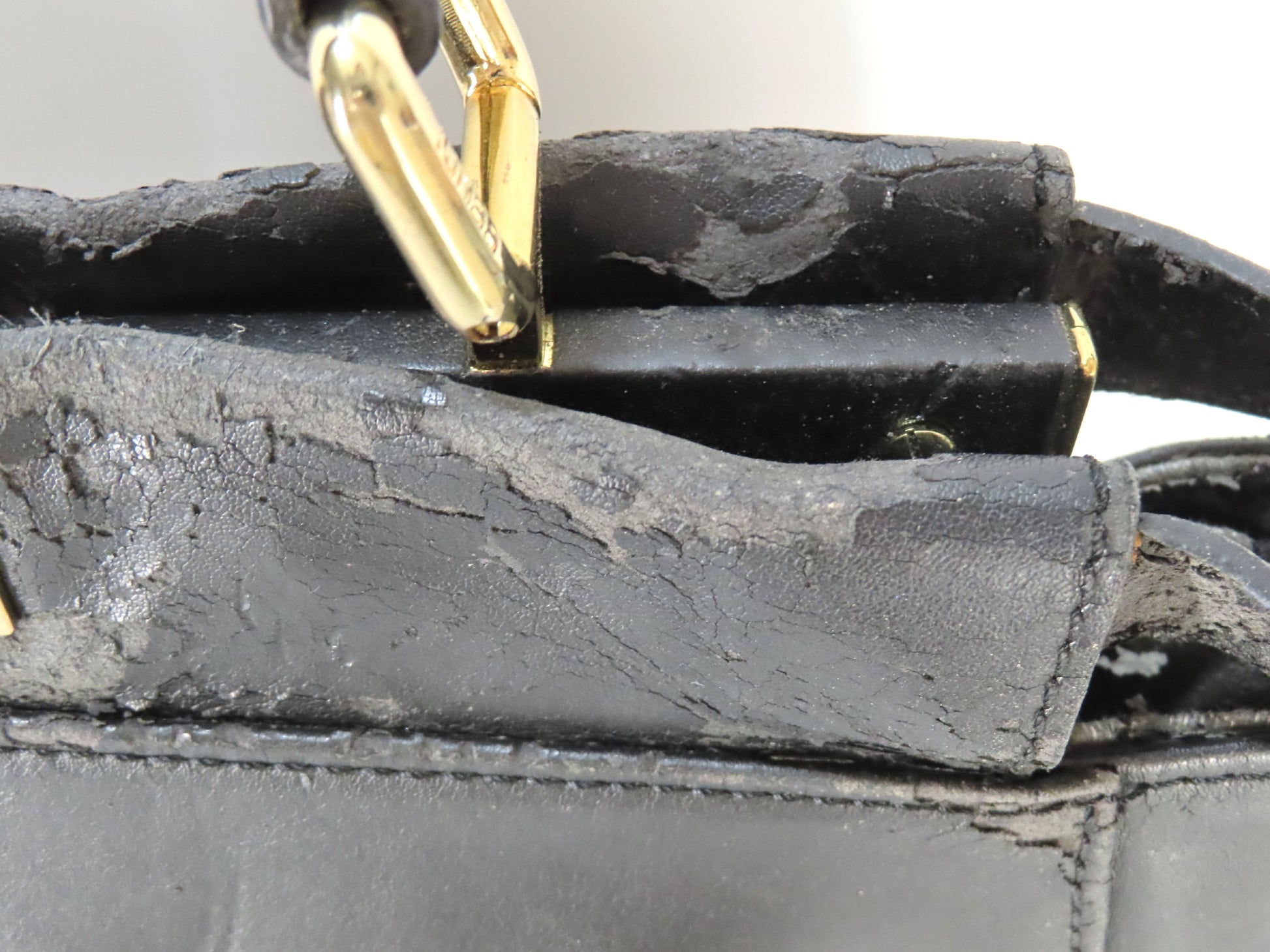 FENDI Peekaboo Handbag Handbag