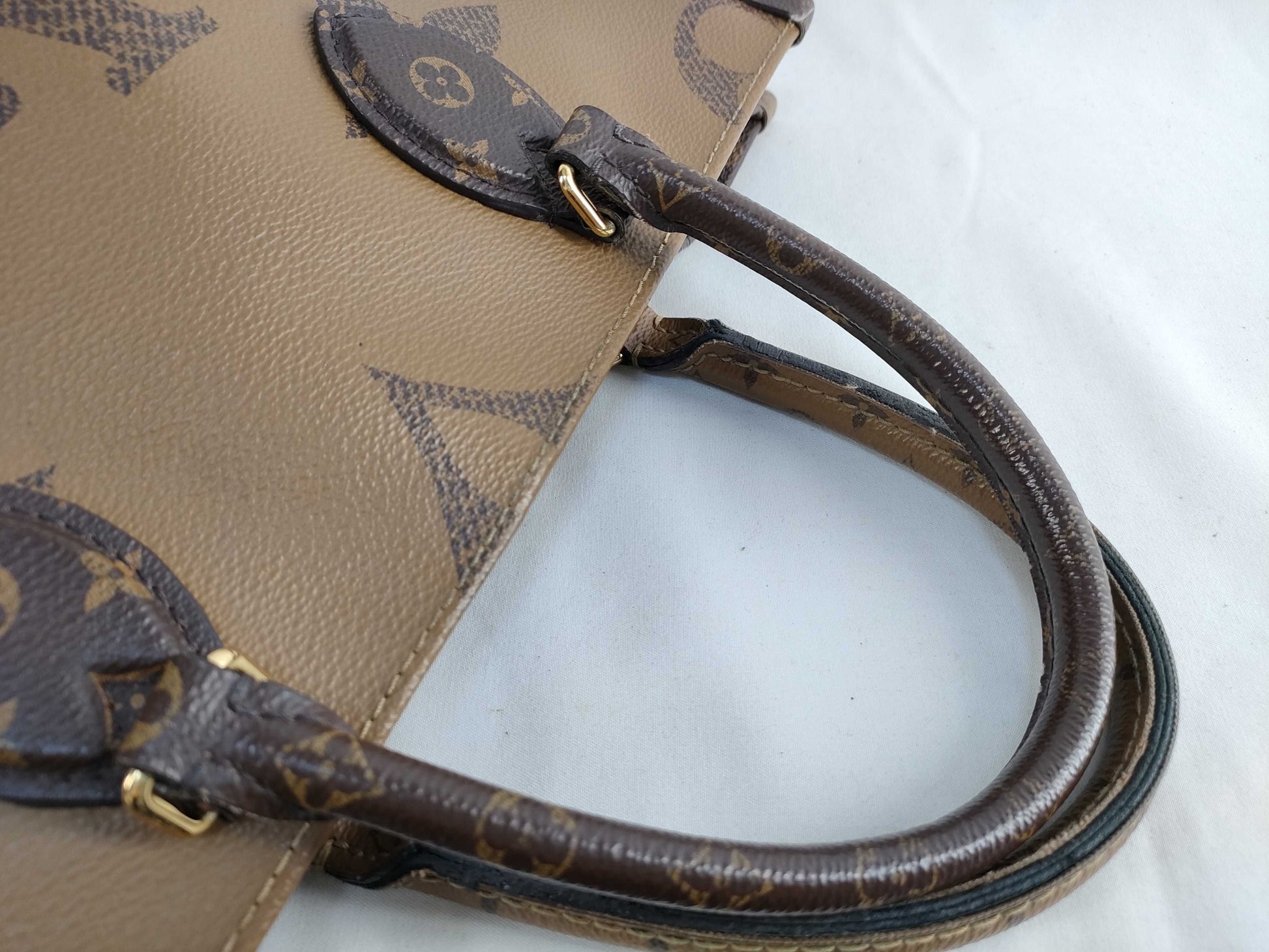 LOUIS VUITTON M45321 Monogram Giant Monogram Reverse On-the-Go MM M45321 RFID Enabled Handbag