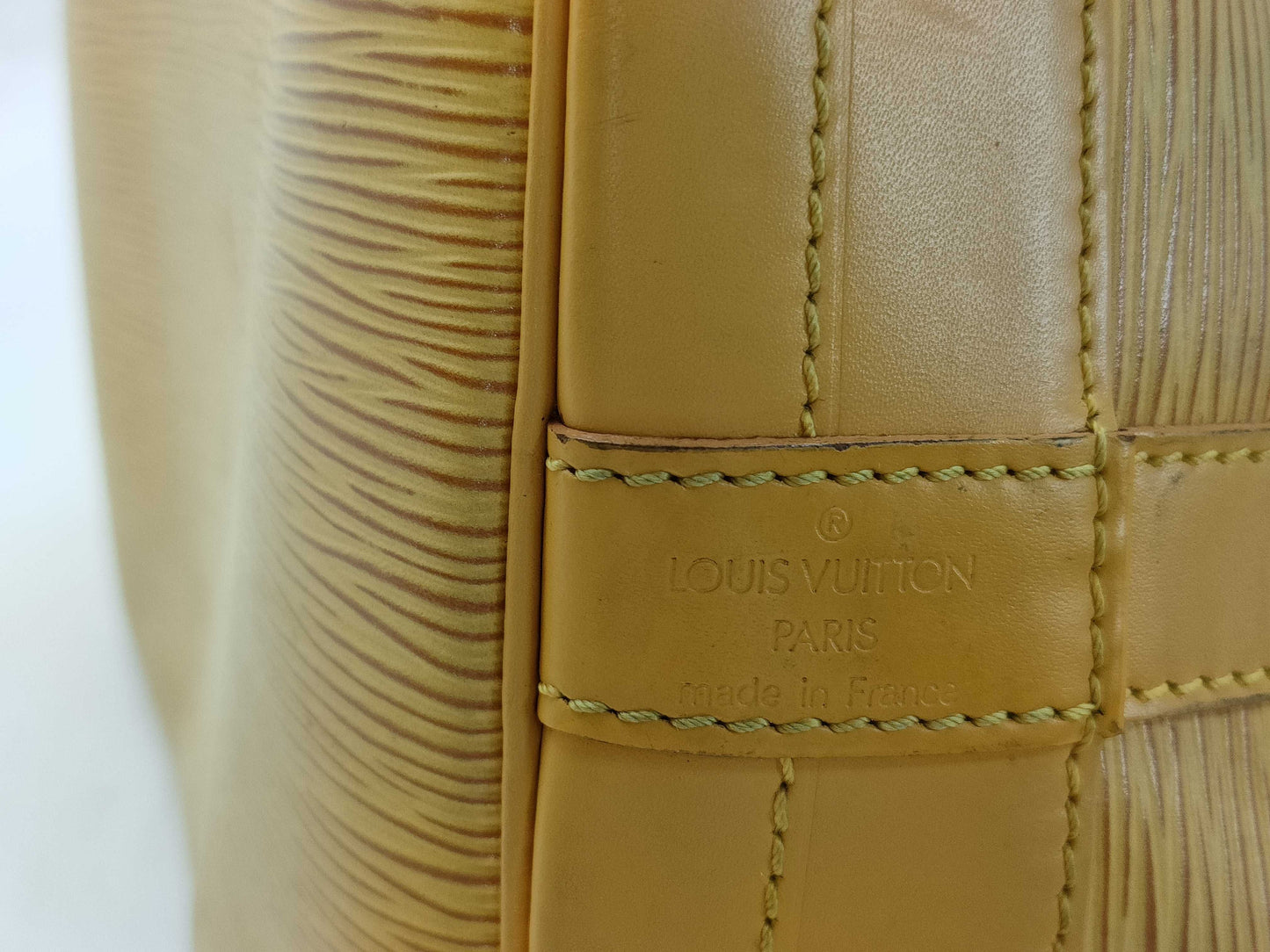 LOUIS VUITTON Epi LV Epi Noe M44009 SP0997 Shoulder Bag