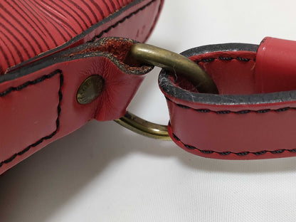 LOUIS VUITTON M5900E Epi Noe Drawstring Shoulder Bag in Castilian Red