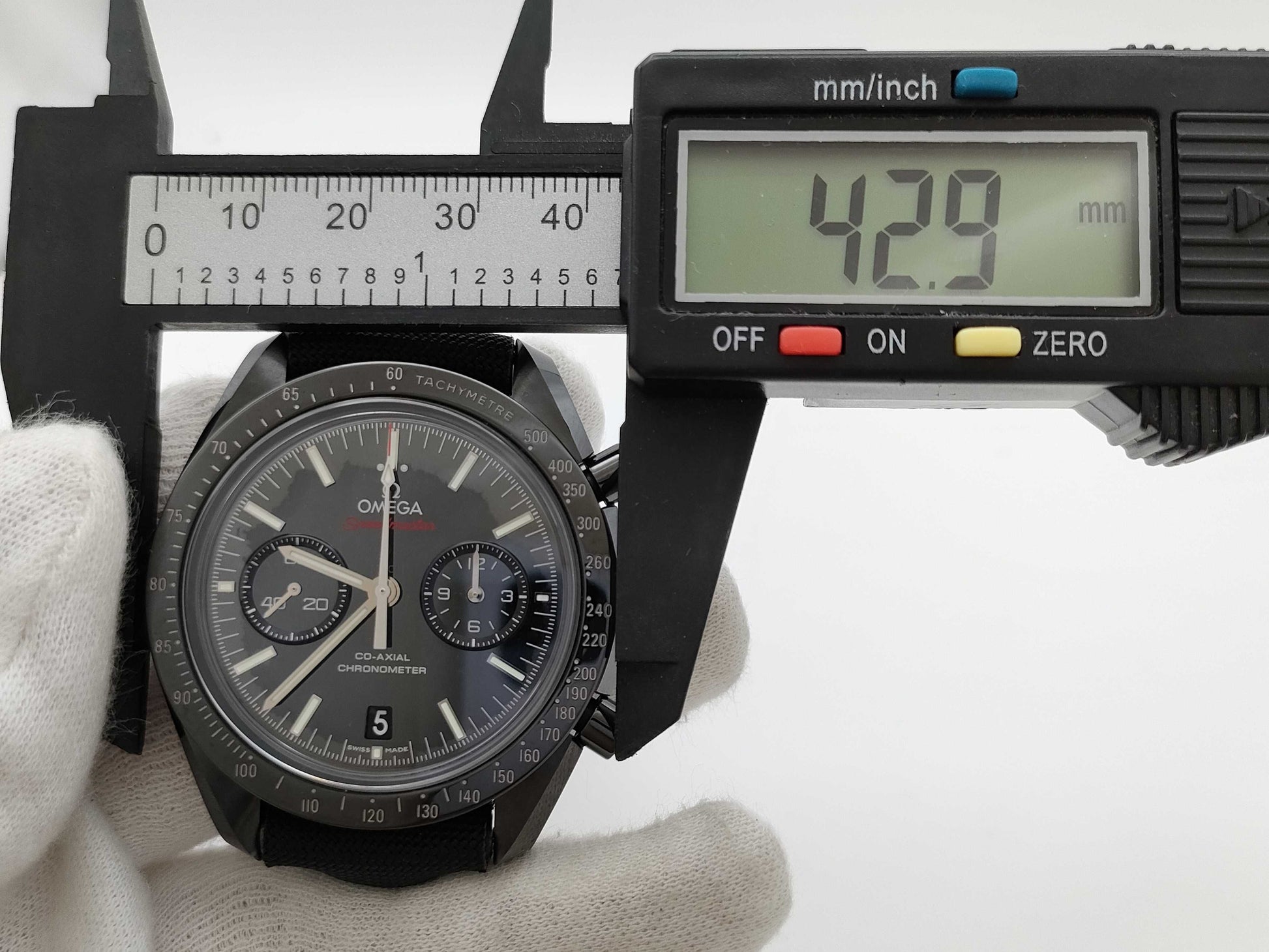 OMEGA Speedmaster Co-Axial Dark Side of the Moon 311.92.44.51.01.003 86748415 Black Dial Automatic Men's Watch