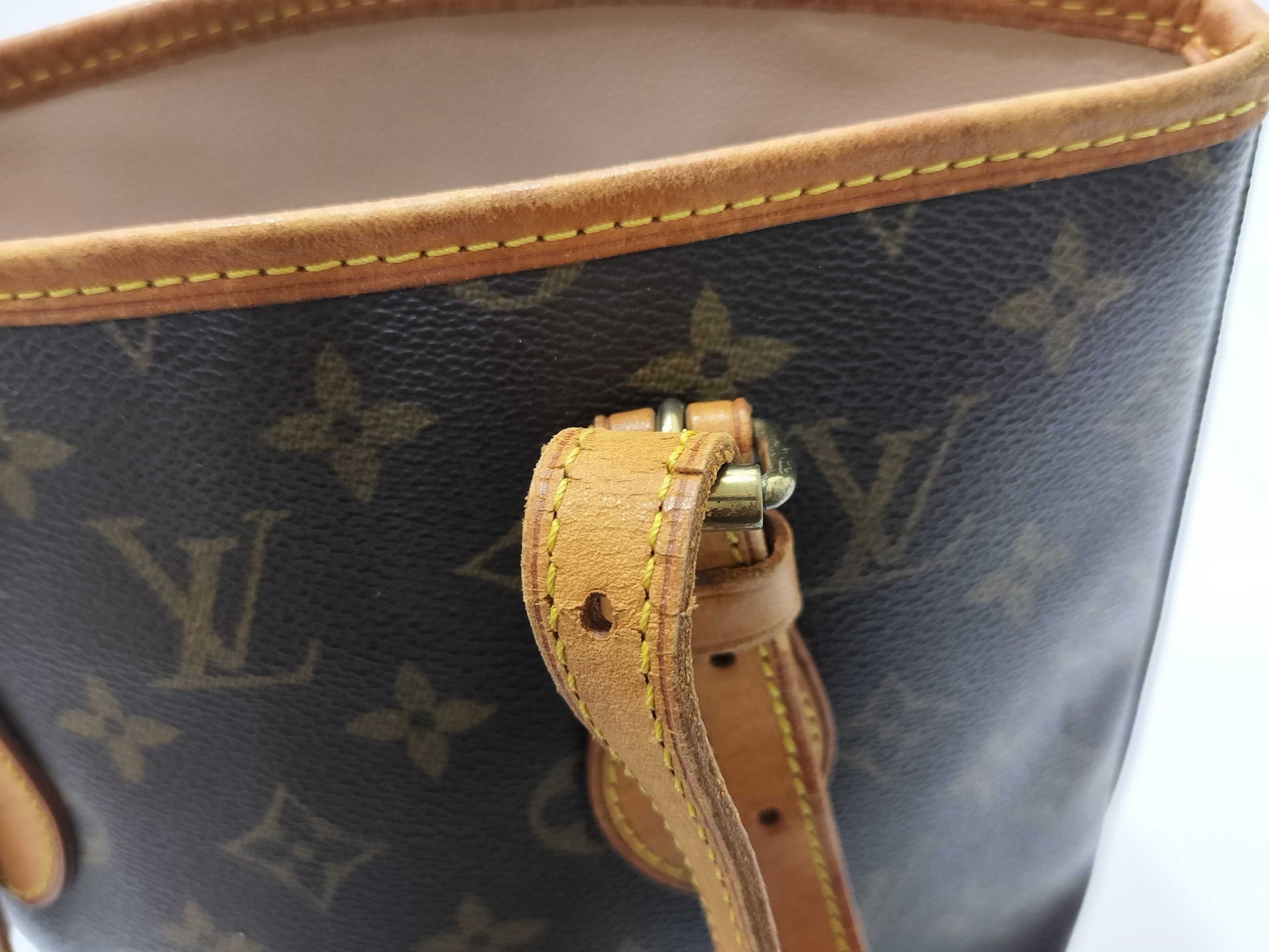 LOUIS VUITTON M42238 Monogram Bucket PM Tote Bag