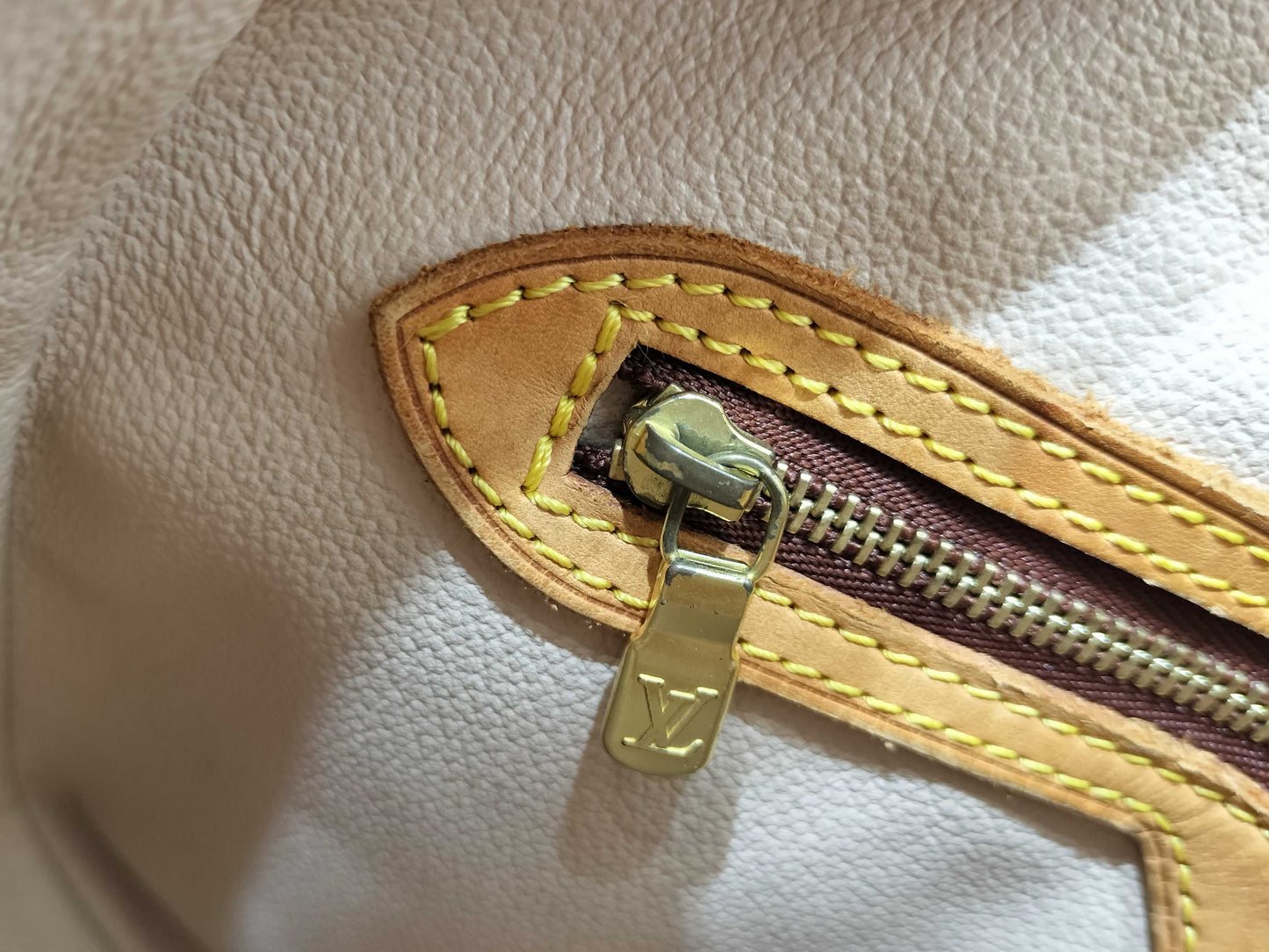 LOUIS VUITTON M42238 Monogram Bucket PM Tote Bag