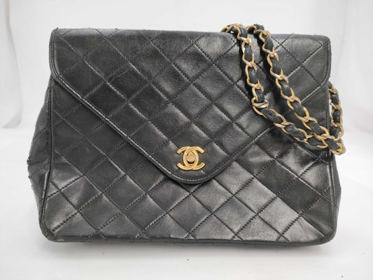 CHANEL Matelasse Turnlock Chain Shoulder Bag