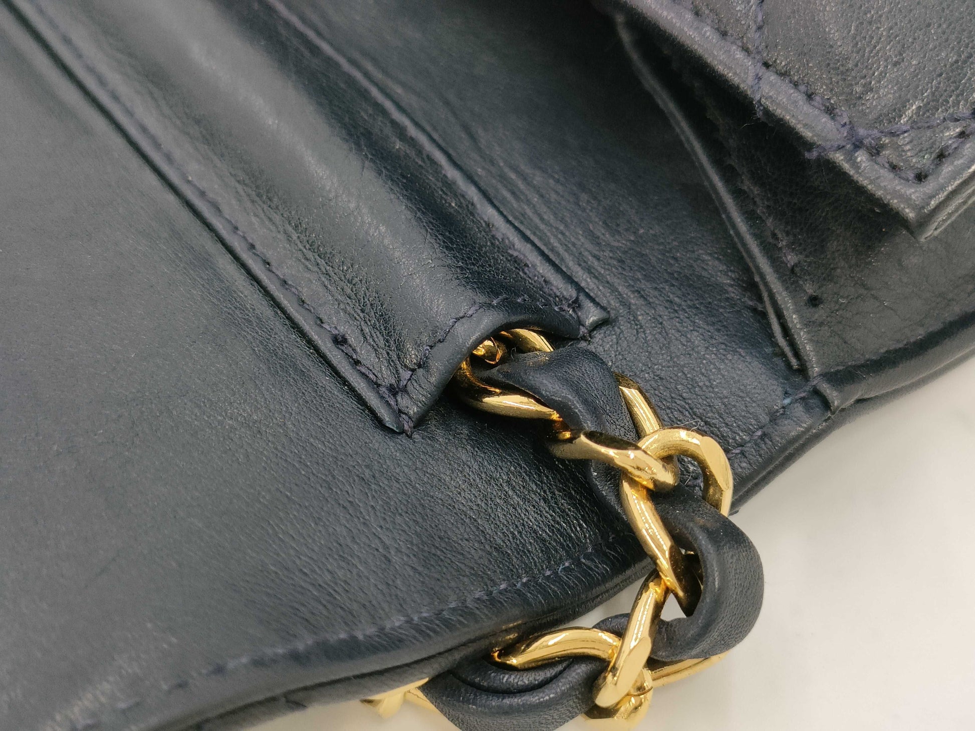 CHANEL Matelasse Lamb Chain Shoulder Bag