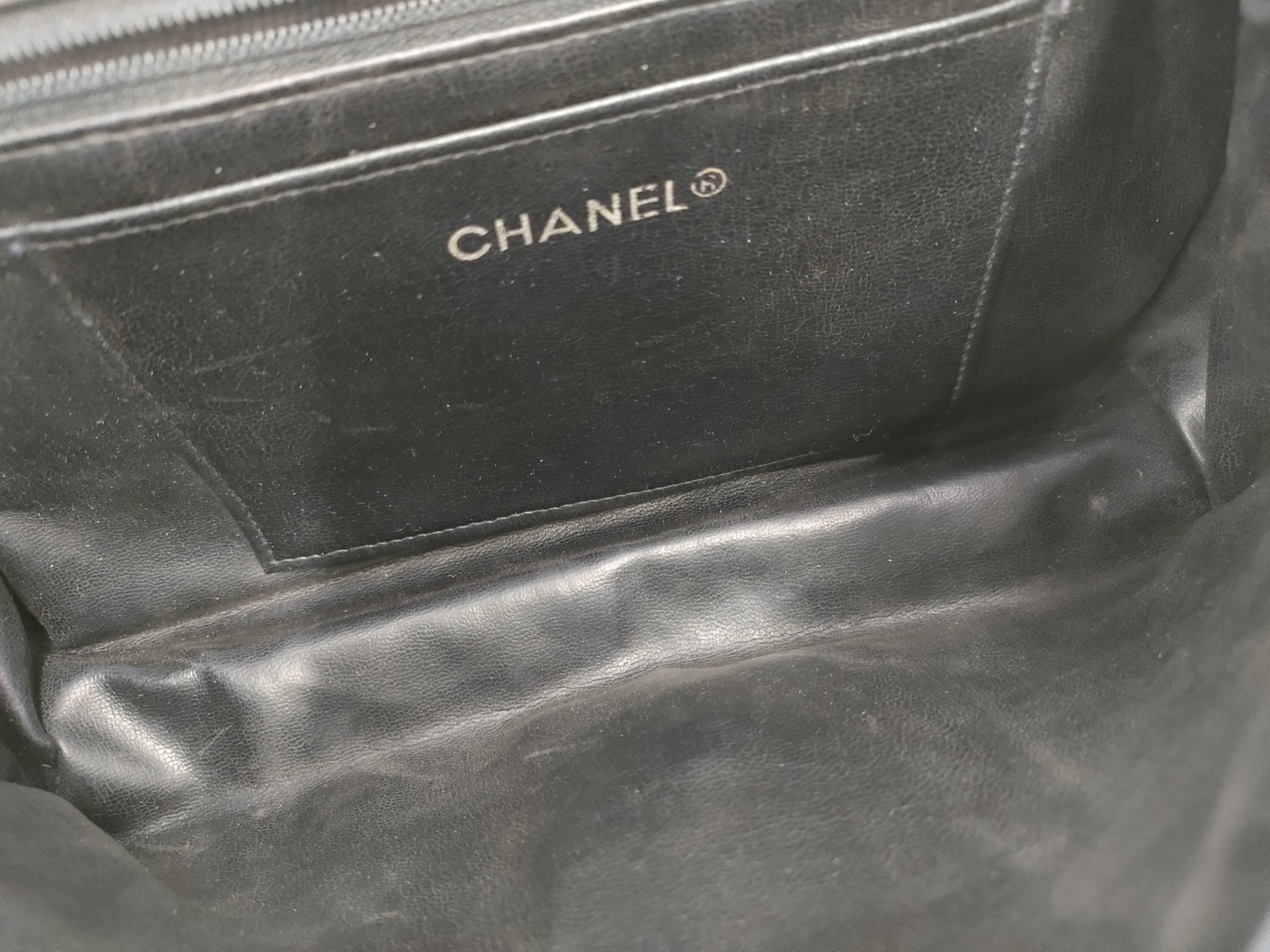 CHANEL Matelasse Lamb Chain Shoulder Bag