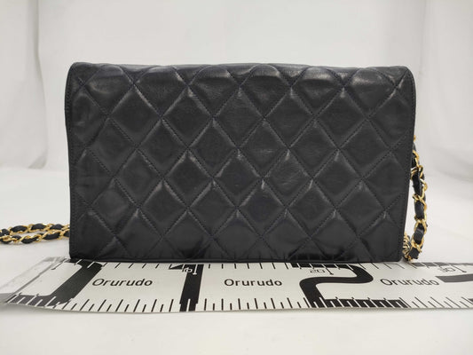 CHANEL Matelasse Lamb Chain Shoulder Bag