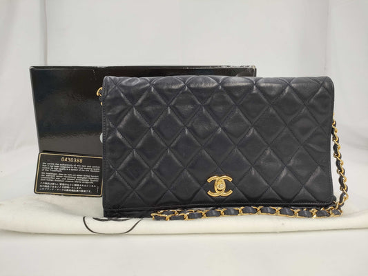 CHANEL Matelasse Lamb Chain Shoulder Bag