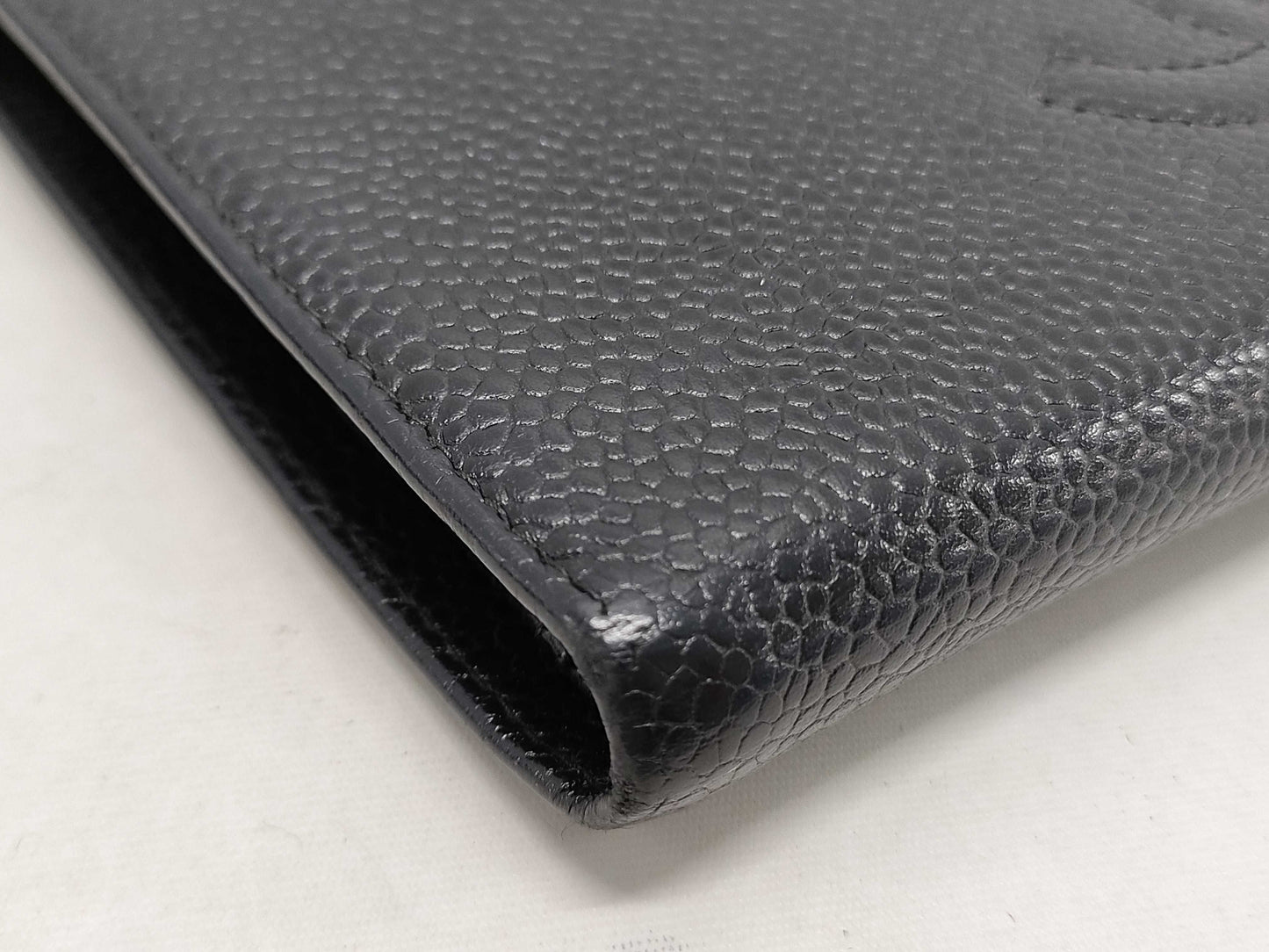 CHANEL Caviar Skin Wallet