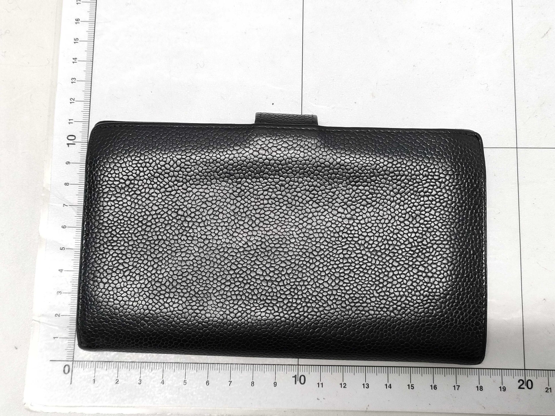 CHANEL Caviar Skin Wallet