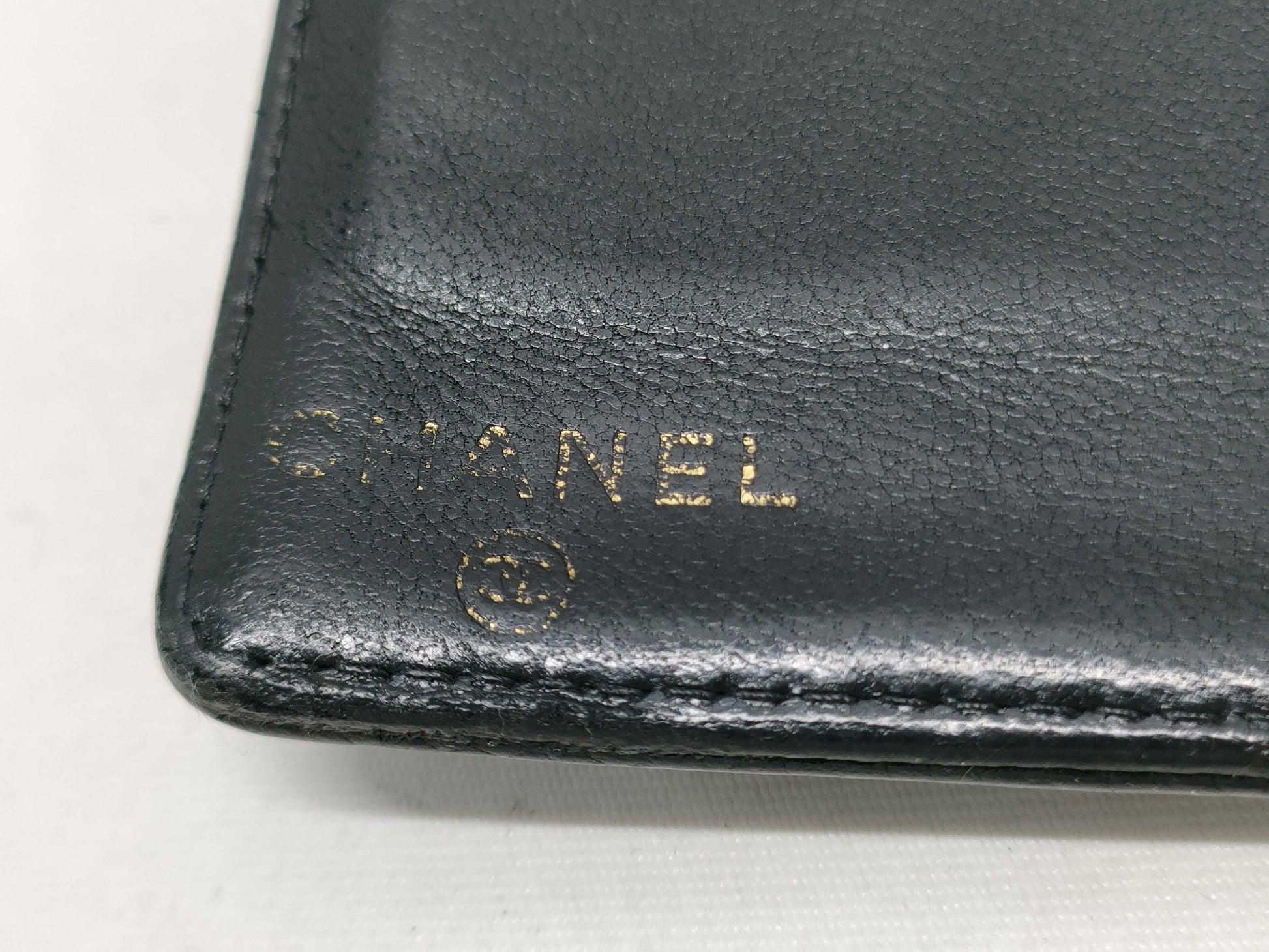 CHANEL Caviar Skin Wallet
