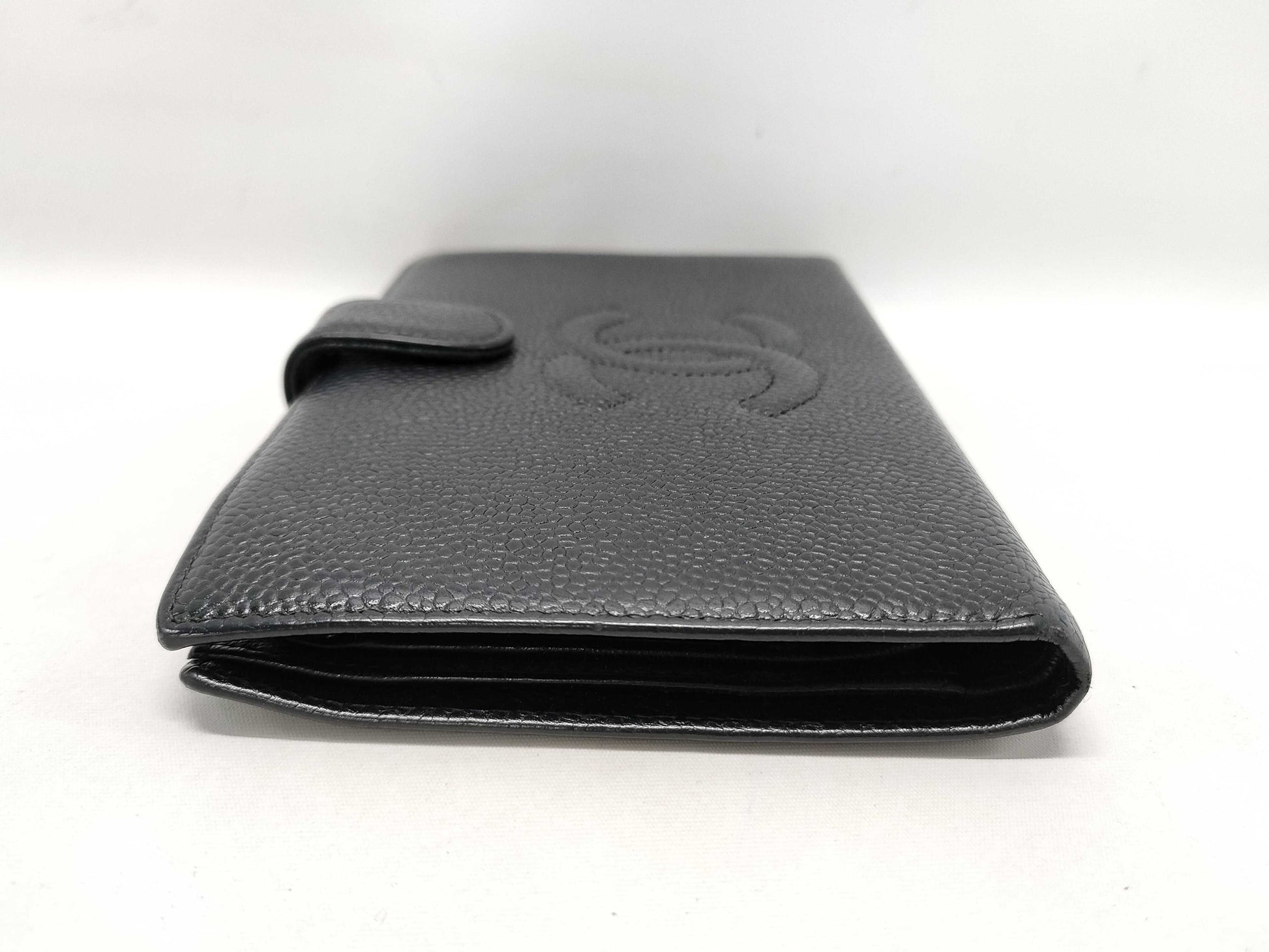 CHANEL Caviar Skin Wallet