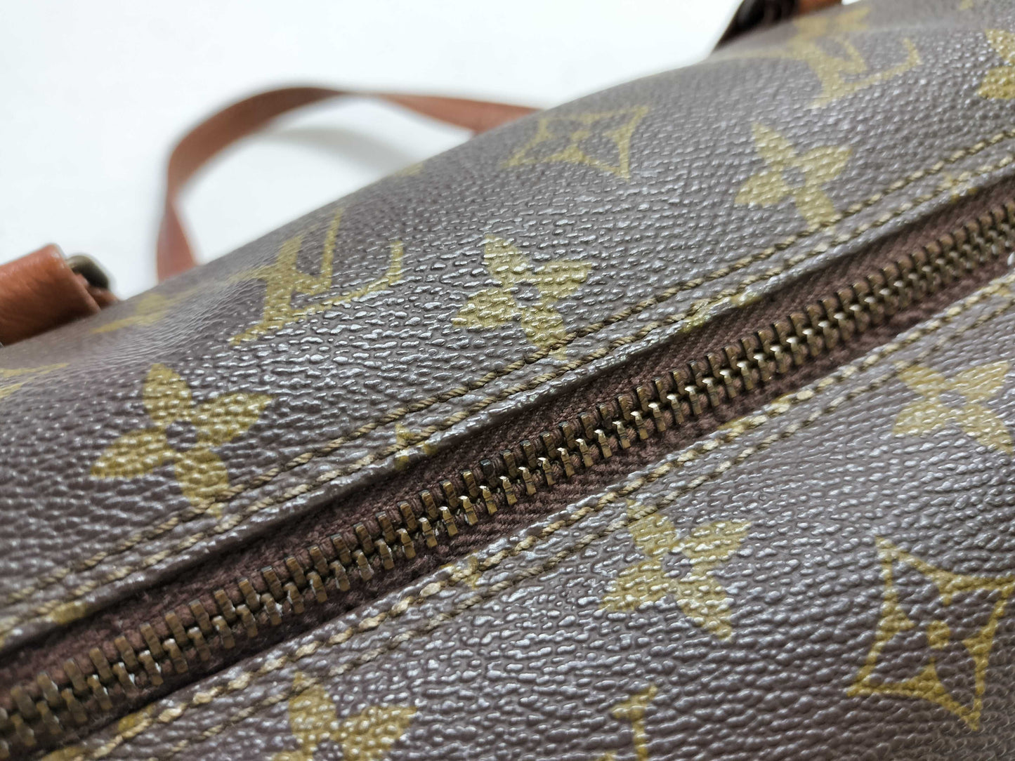 LOUIS VUITTON Monogram LV Bag x 1 Handbag