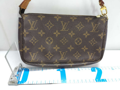 LOUIS VUITTON Monogram LV Pouch x 1 Pouch