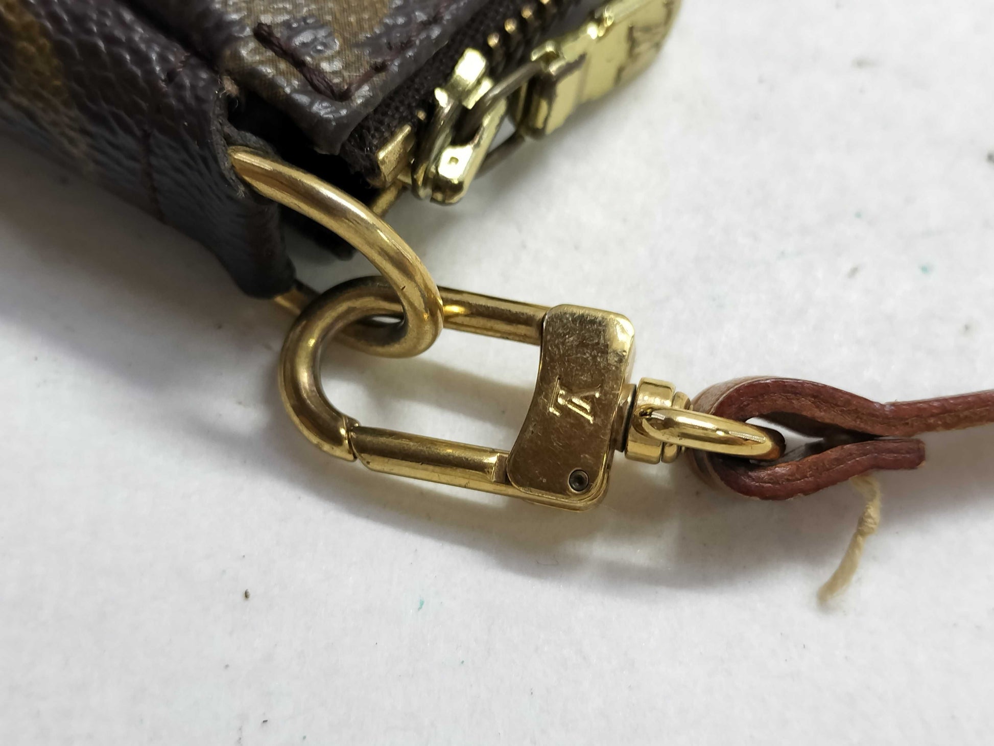 LOUIS VUITTON Monogram LV Pouch x 1 Pouch