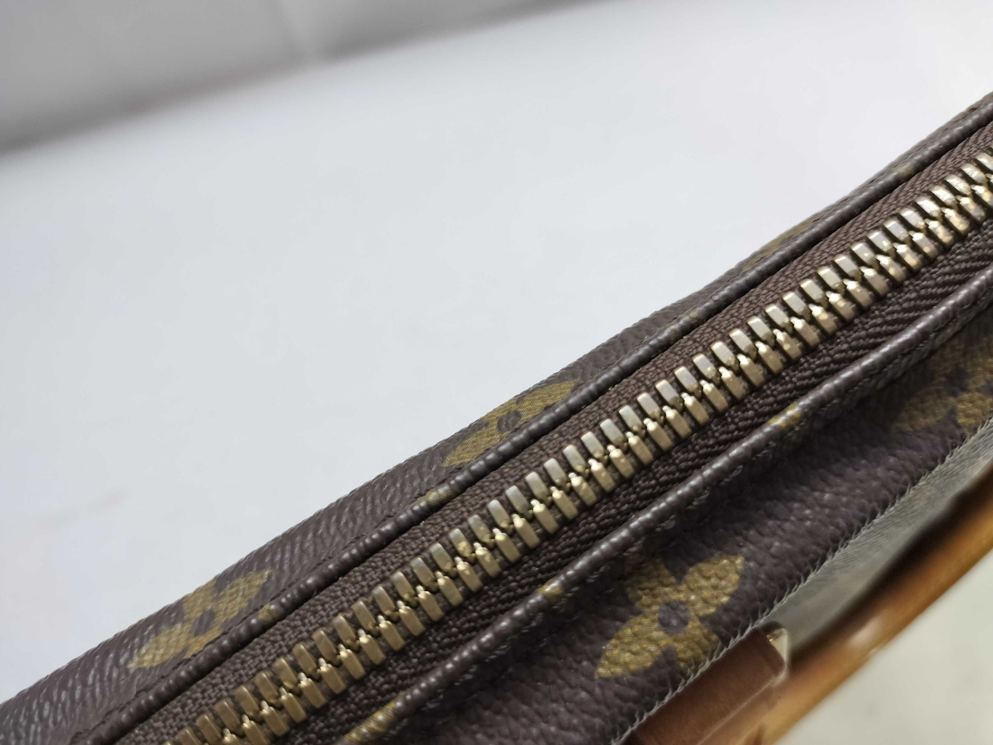 LOUIS VUITTON Monogram Bag Handbag Louis Vuitton Business Bag