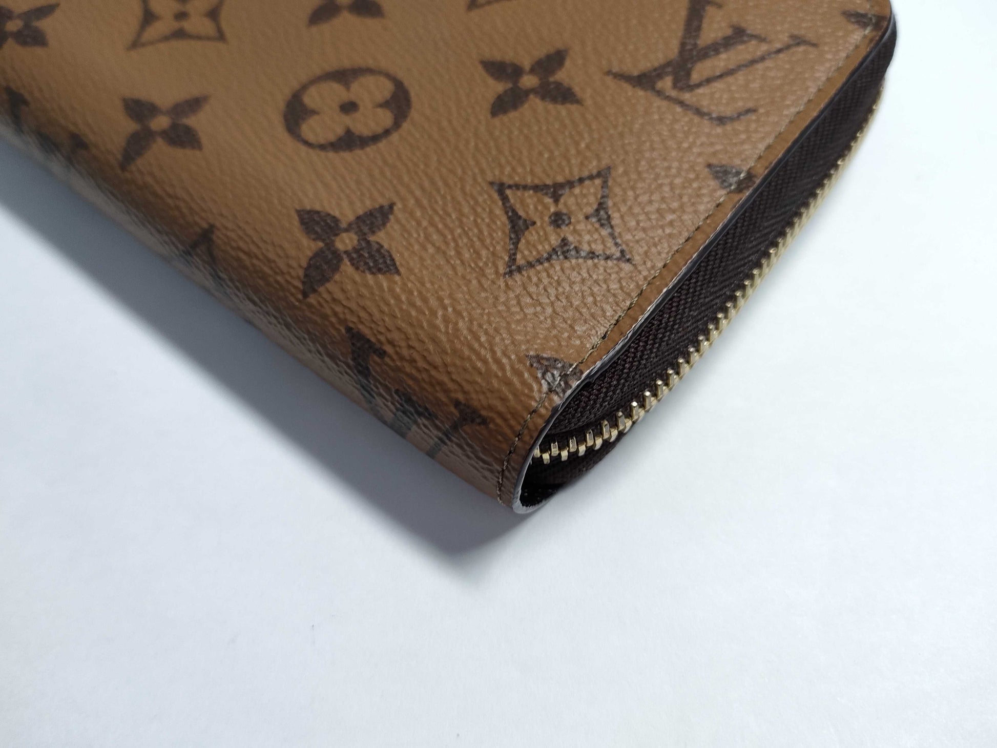 LOUIS VUITTON M82444 Louis Vuitton Monogram Reverse Zippy Wallet with IC Tag and G Hardware