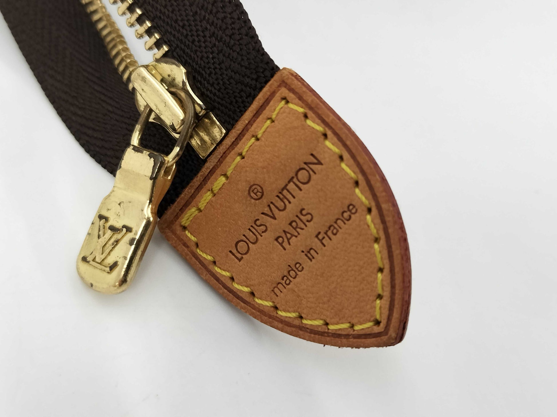 LOUIS VUITTON Louis Vuitton Monogram Pouch Pouch