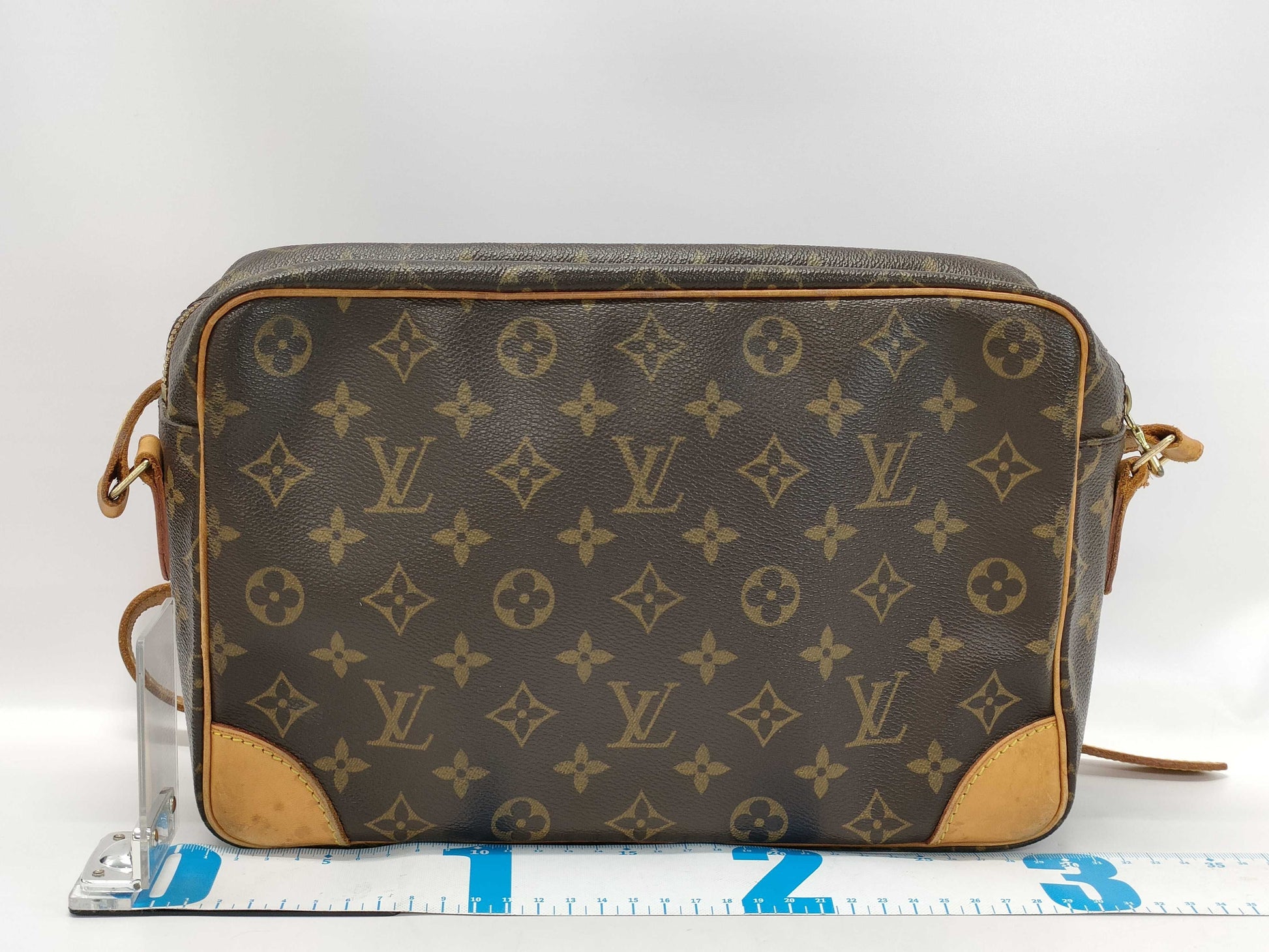 LOUIS VUITTON Monogram Trocadero 30 Shoulder Bag
