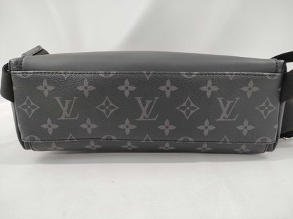 LOUIS VUITTON Monogram Eclipse Messenger Voyage Shoulder Bag M40511IC