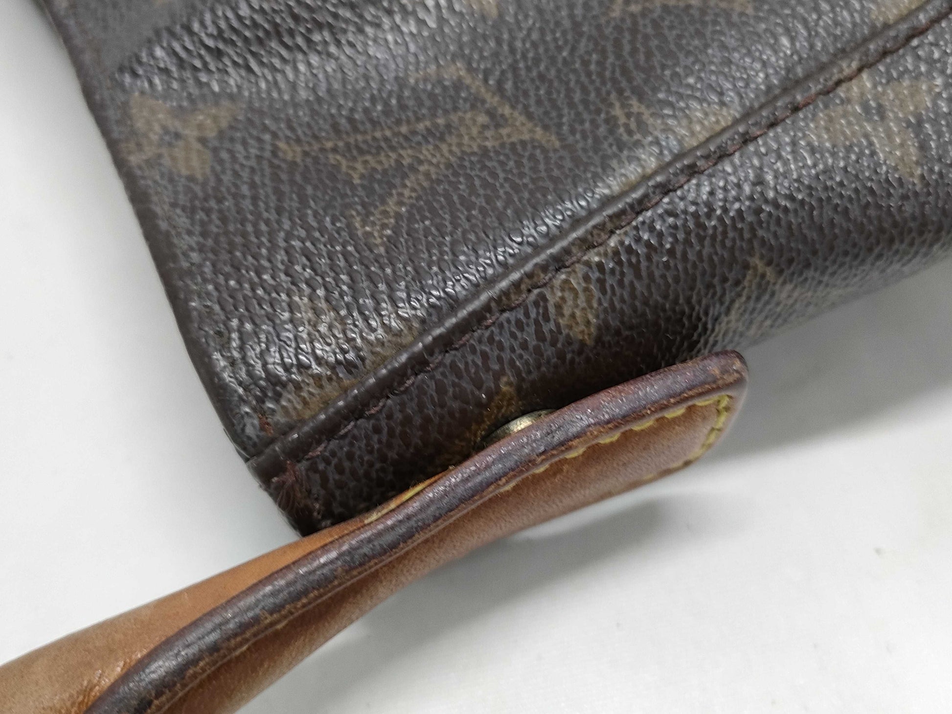LOUIS VUITTON Monogram Louis Vuitton Monogram Brand Bag Looping GMMI1011 Shoulder Bag