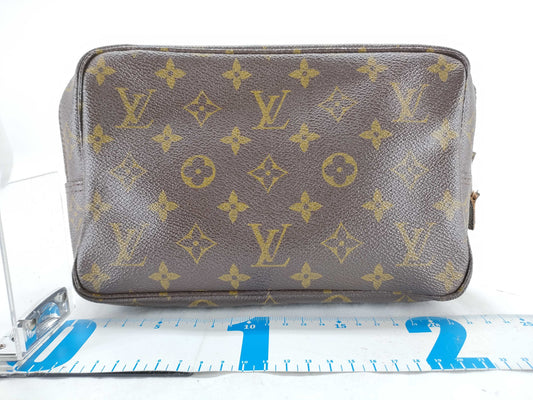 LOUIS VUITTON Monogram LOUIS VUITTON Bag Pouch