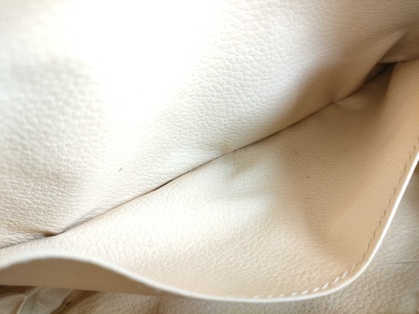 LOUIS VUITTON Monogram LOUIS VUITTON Bag Pouch