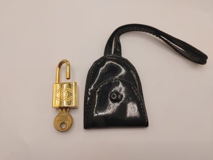 CHANEL Cadena and Crochet Set with Key, Gold Patent Leather, Black Other Accessories