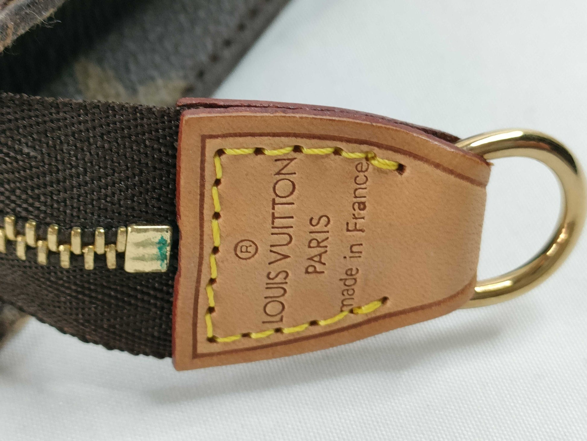 LOUIS VUITTON M47546 Monogram Louis Vuitton Monogram Pouch