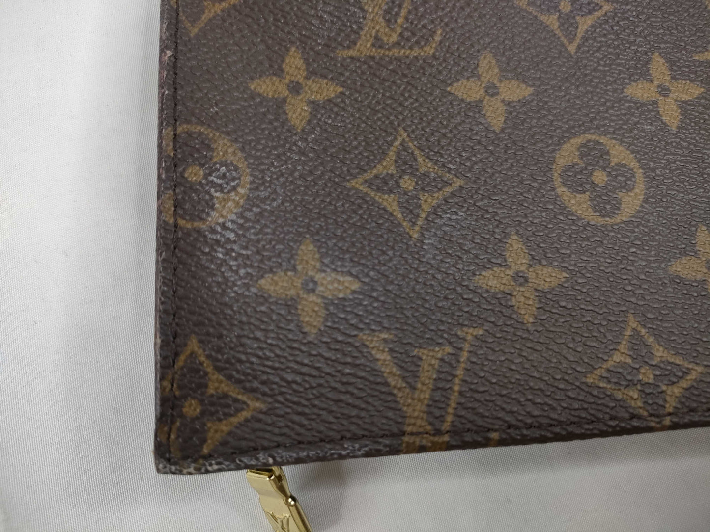 LOUIS VUITTON M47546 Monogram Louis Vuitton Monogram Pouch